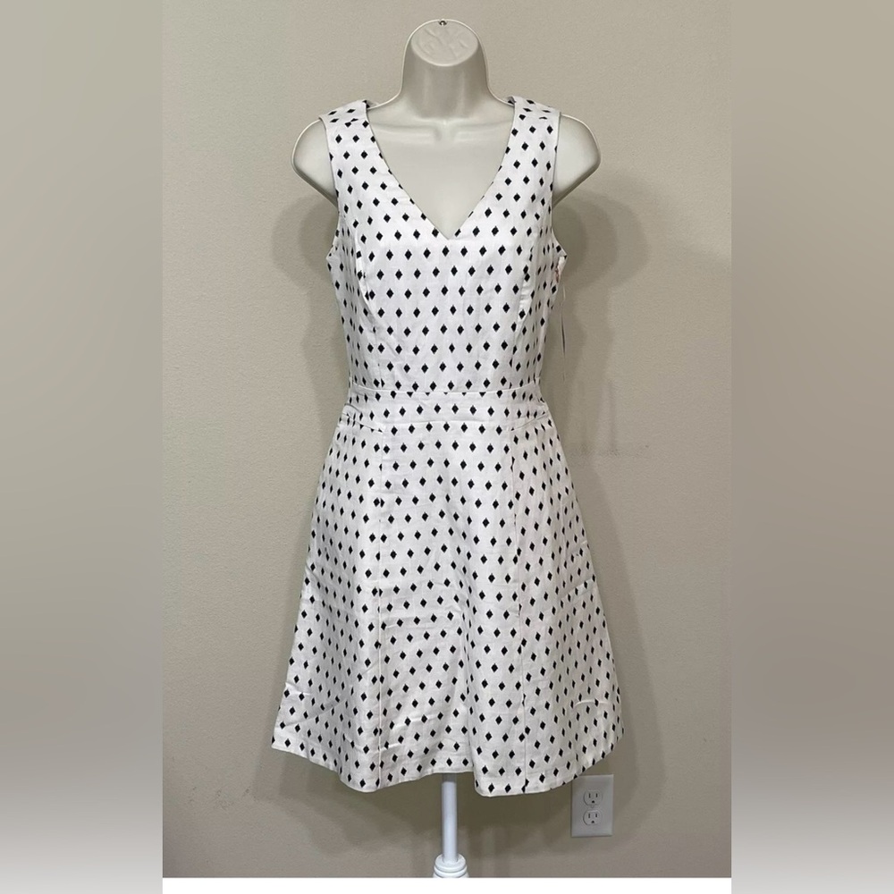 Tommy Hilfiger Women’s Beige & Black Diamonds Pattern V-Neck Fit & Flare Dress 2